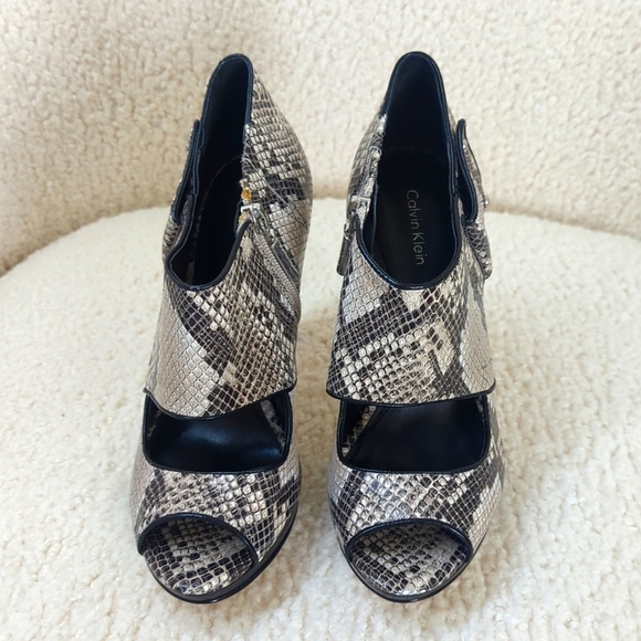 Calvin Klein Lenora Classic Python Print Open Toe Heel - Picture 2 of 8